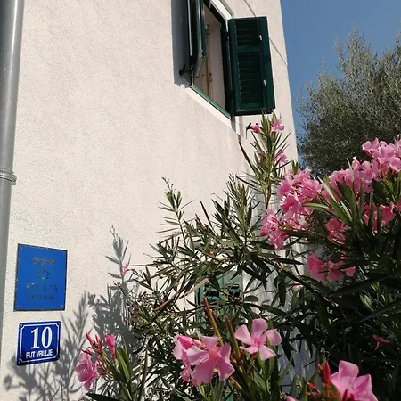 Detached House Miketa Ferienhaus *